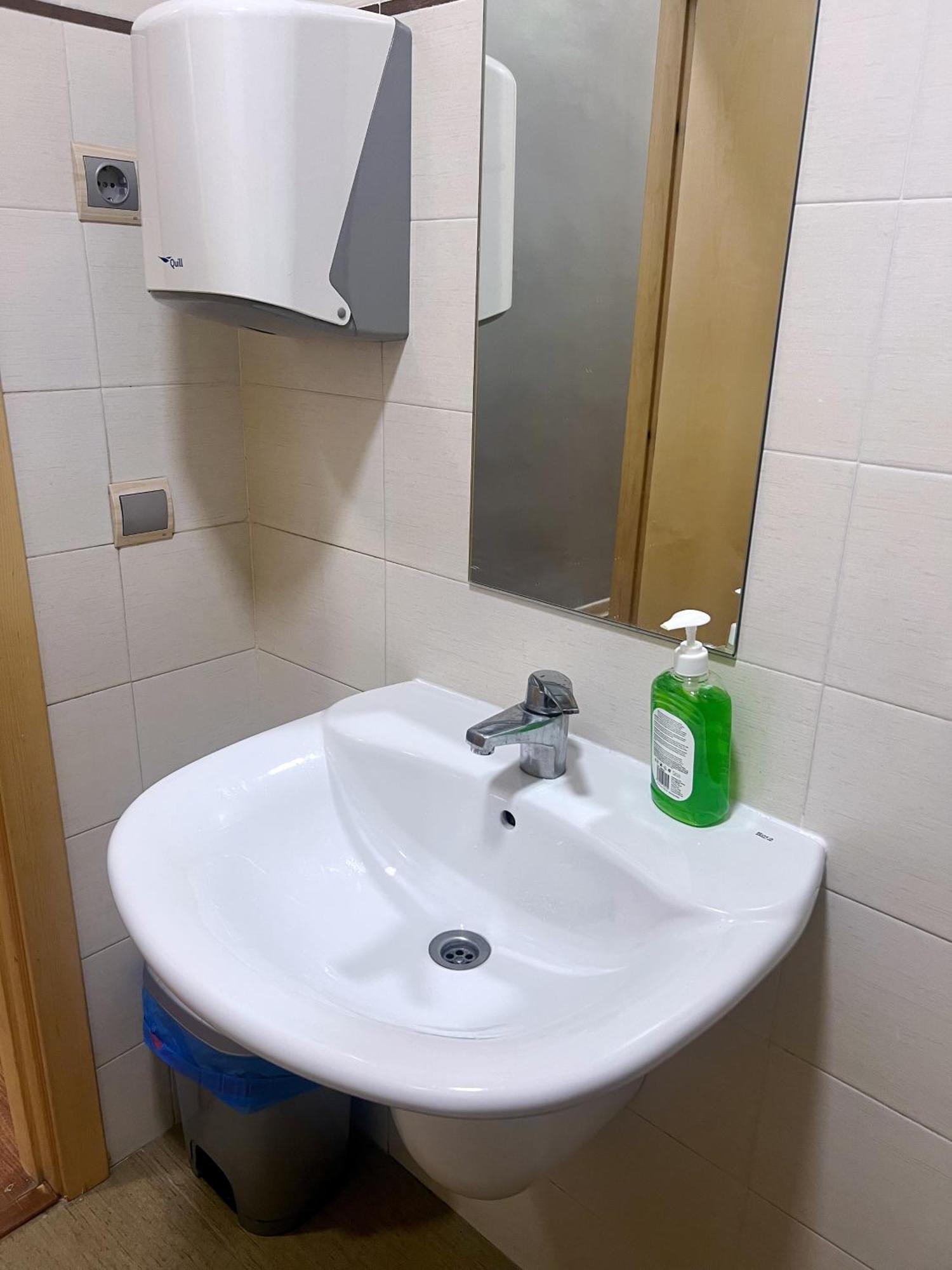 Hostel Acacias Мадрид Екстер'єр фото